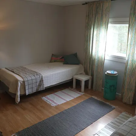 Beautiful 4 Bed In Elimaki With Wood Sauna Дом отдыха *