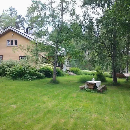 Beautiful 4 Bed In Elimaki With Wood Sauna Дом отдыха Koivisto (Lapinjarvi)