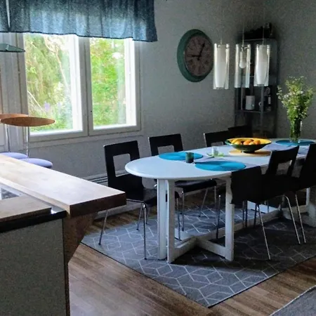 Дом отдыха Beautiful 4 Bed In Elimaki With Wood Sauna Koivisto (Lapinjarvi)