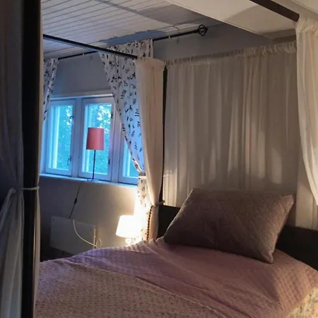 Beautiful 4 Bed In Elimaki With Wood Sauna Дом отдыха *