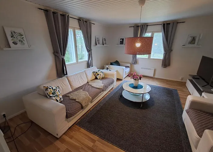 Pet Friendly Retreat - Sleeps 8 With Sauna * Koivisto (Lapinjarvi)